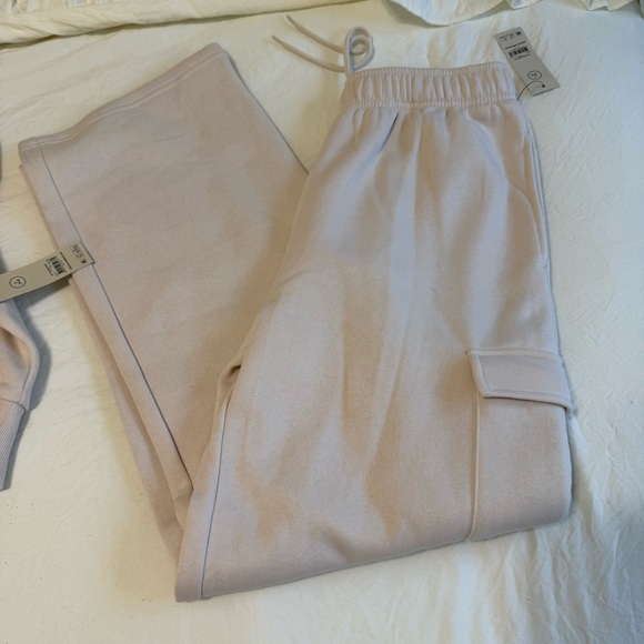 Sweat Set - Picture 2 of 3